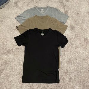 Men’s Xpress V-neck T-shirt set a three